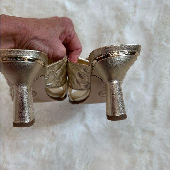 MICHAEL KORS Gold Quilted Slide Block Heel Sandals Mules 8 - Picture 4 of 10